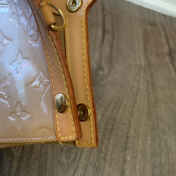 Roxbury - Picture 14 of 16